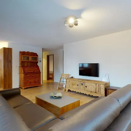 Modern And Spacious With Balcony Facing South, Marietta #3 *